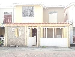 #204 - Casa para Venta en Guayaquil - G - 1